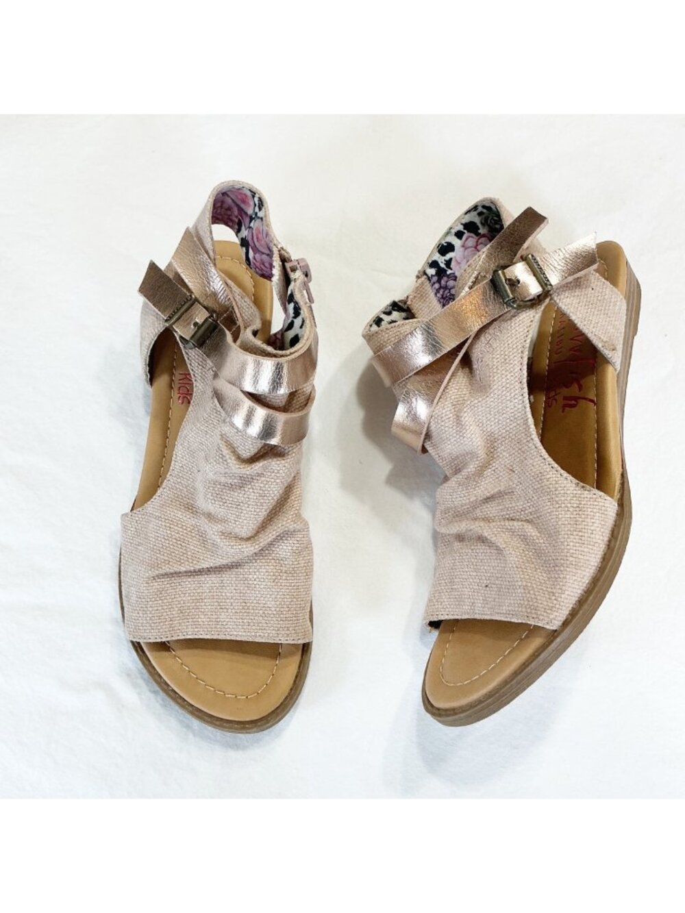 Blowfish Malibu Girls Sandals Ruched Canvas Metallic Straps Blush Rancher Size 4